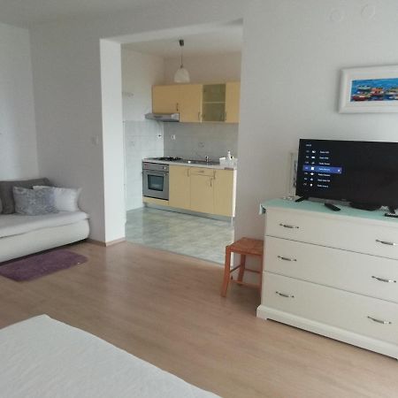 Feel Good Apartment Banjol 외부 사진